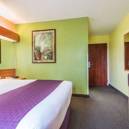 Microtel Inn & Suites By Wyndham Auburn Ngoại thất bức ảnh